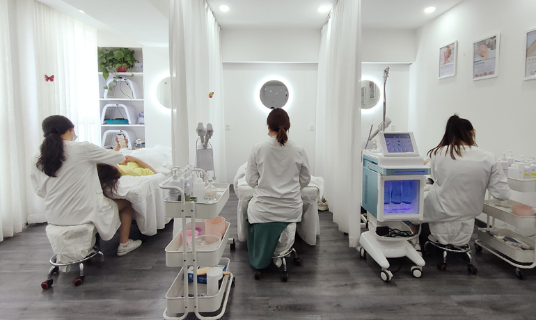 輕醫(yī)美皮膚管理：打造完美肌膚的秘密武器